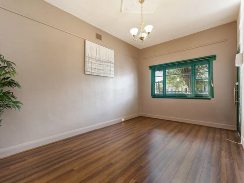 Gallery: 22 Dudley Street