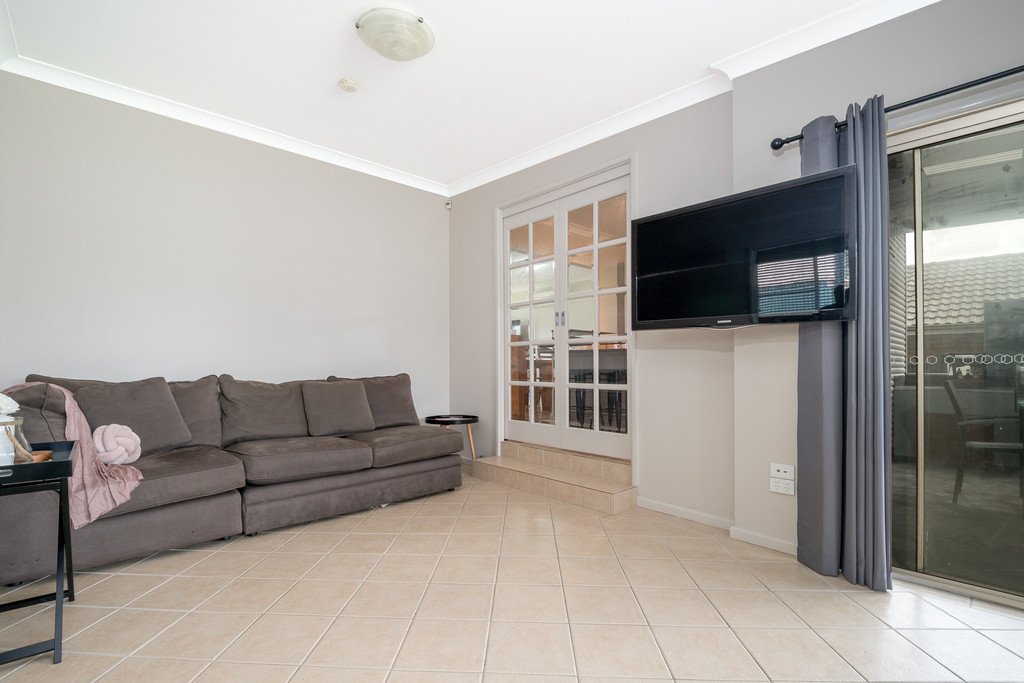 22 Elouera Crescent KANAHOOKA 9