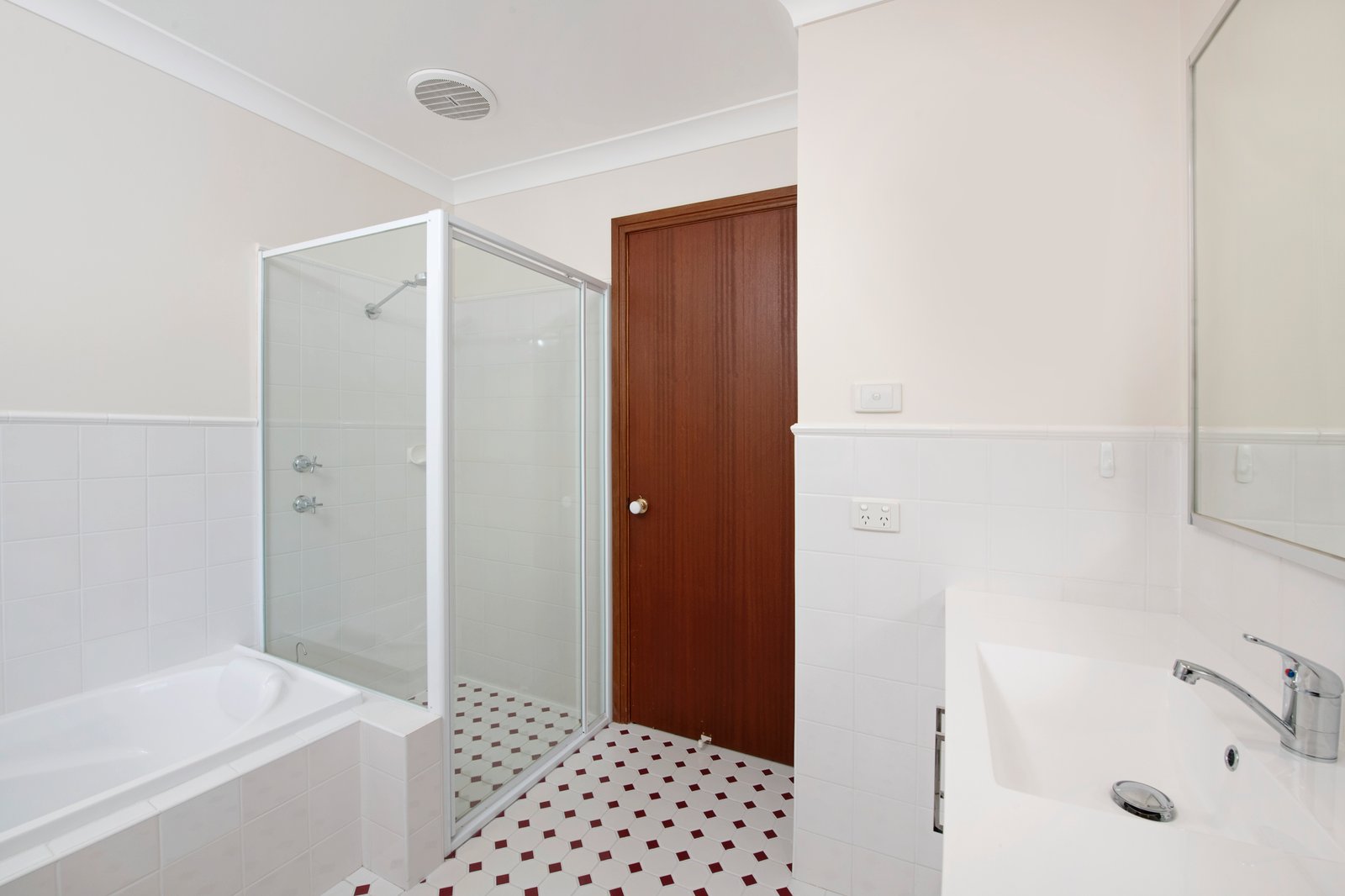 22 Elouera Place WEST HAVEN 12