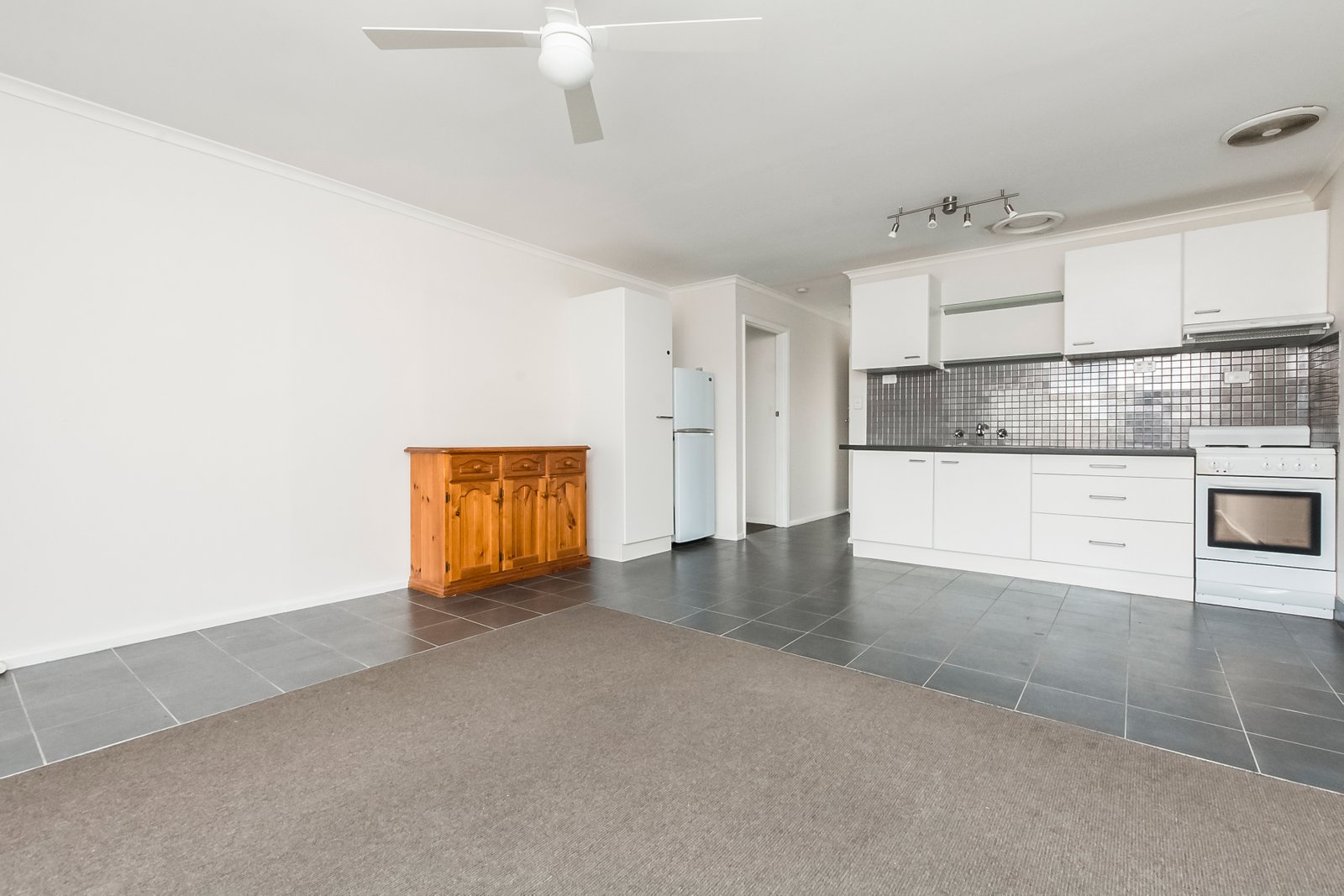 Gallery: 2/2 Fassifern Court