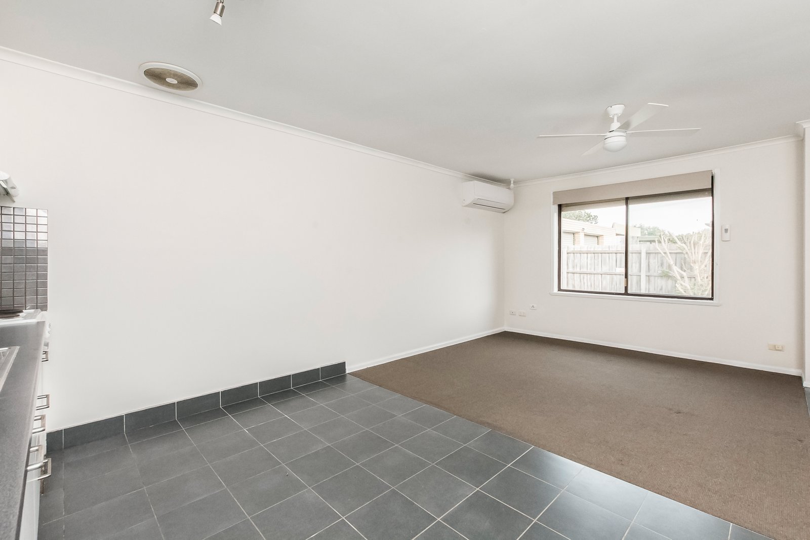Gallery: 2/2 Fassifern Court