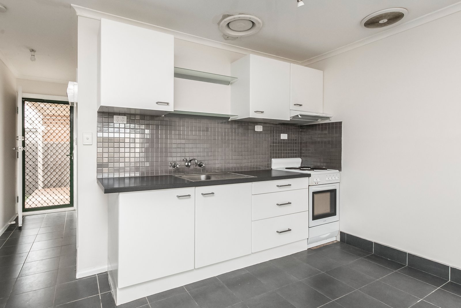 Gallery: 2/2 Fassifern Court