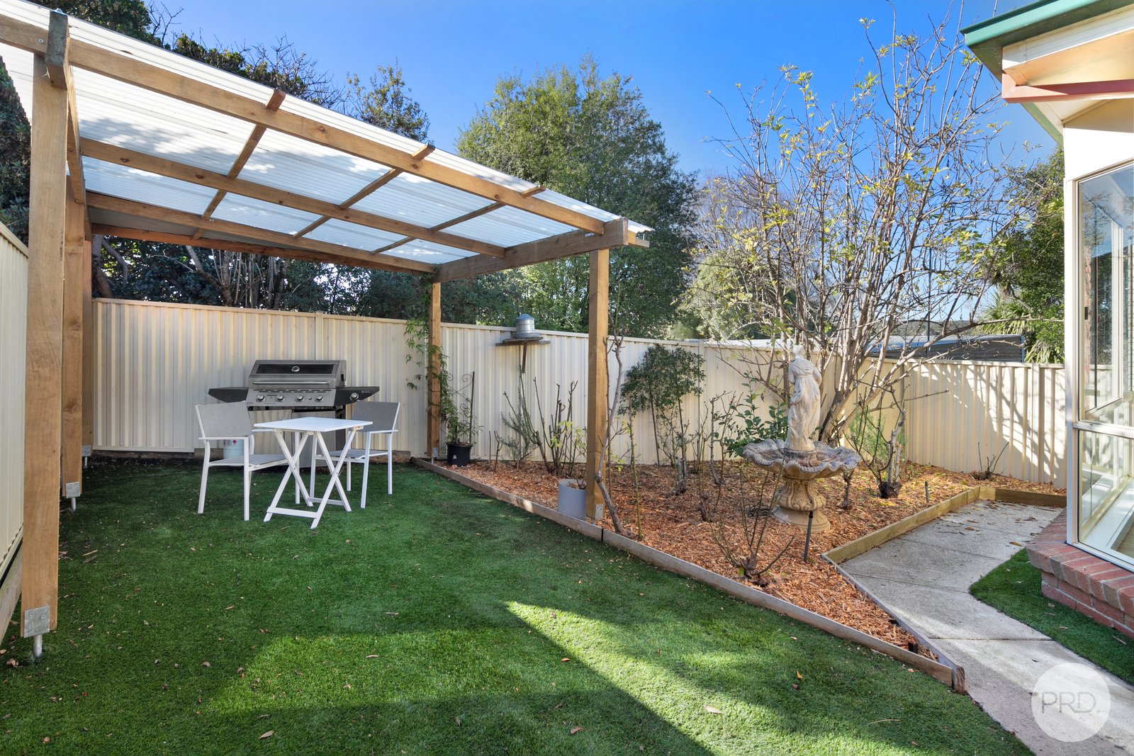 2/2 Finley Court MOUNT CLEAR 14