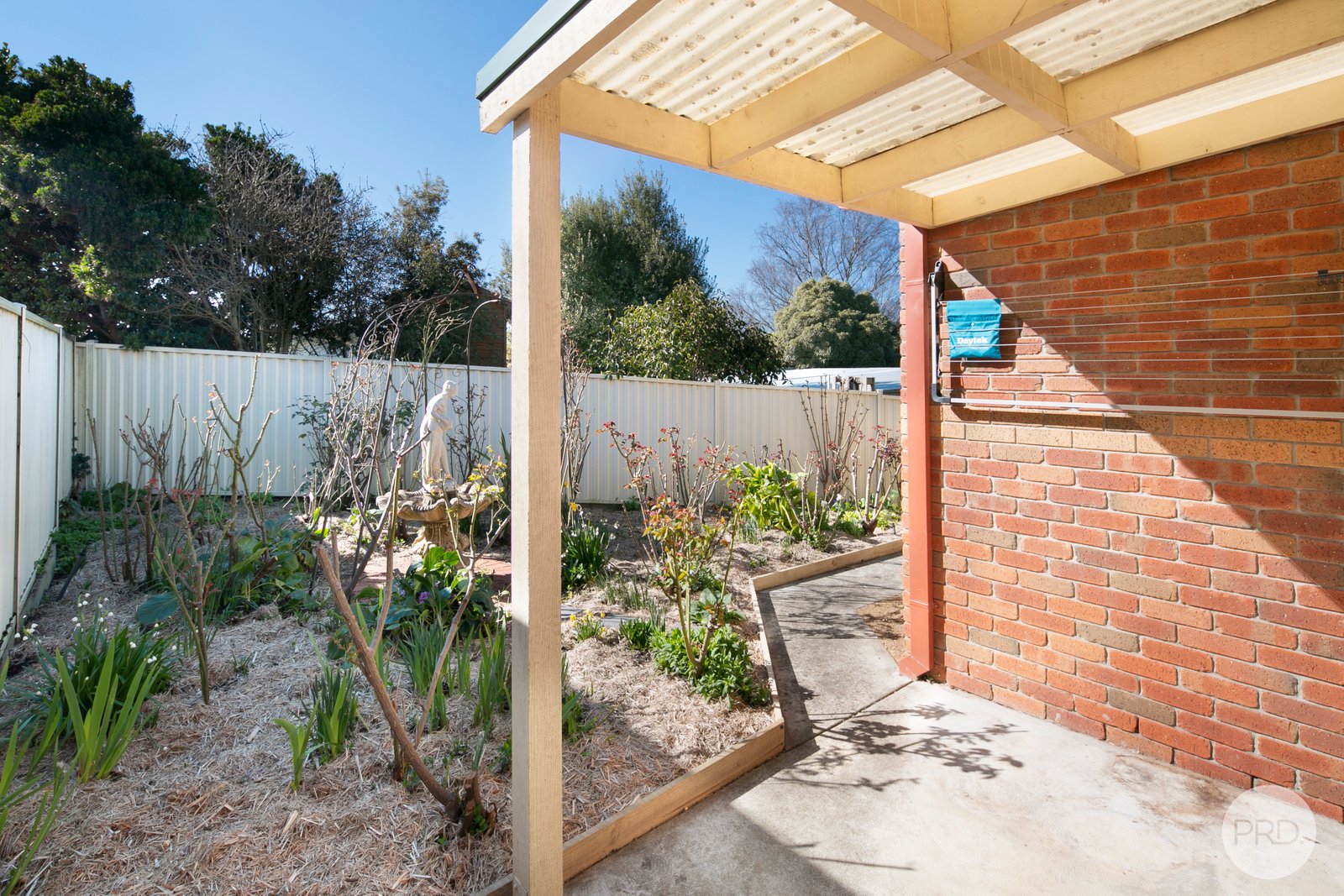 2/2 Finley Court MOUNT CLEAR 12