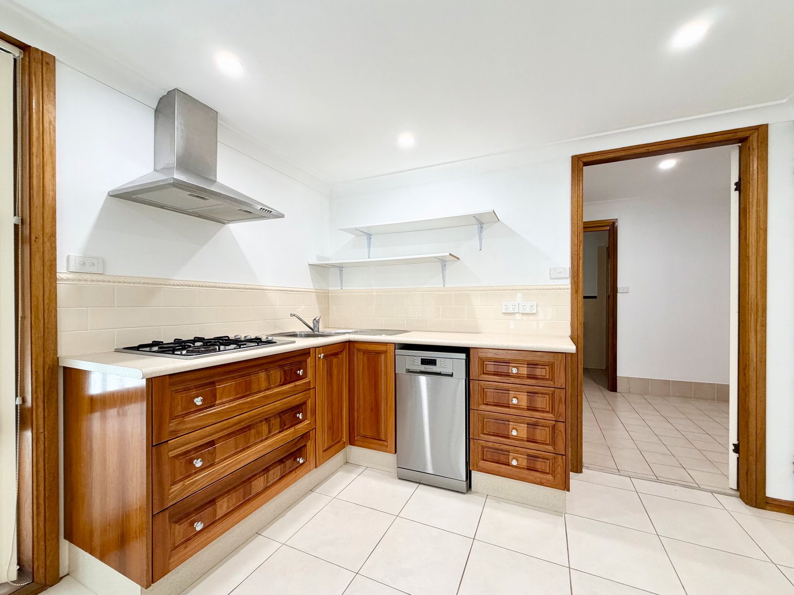 2/2 Fleet Street SALAMANDER BAY 1