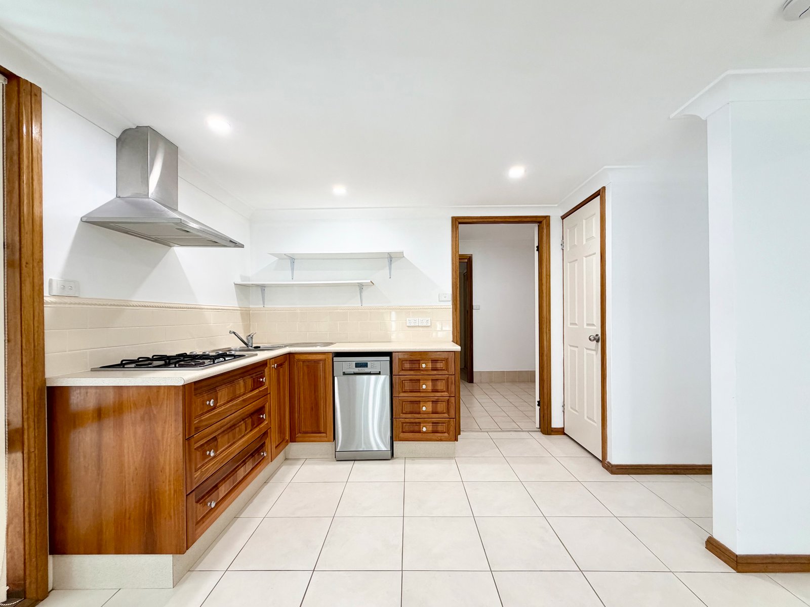 2/2 Fleet Street SALAMANDER BAY 4