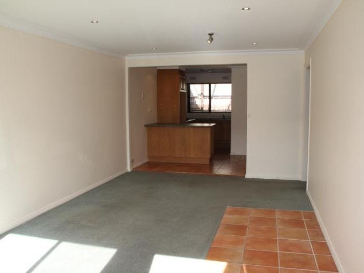 Gallery: 2/2 Fyans Street