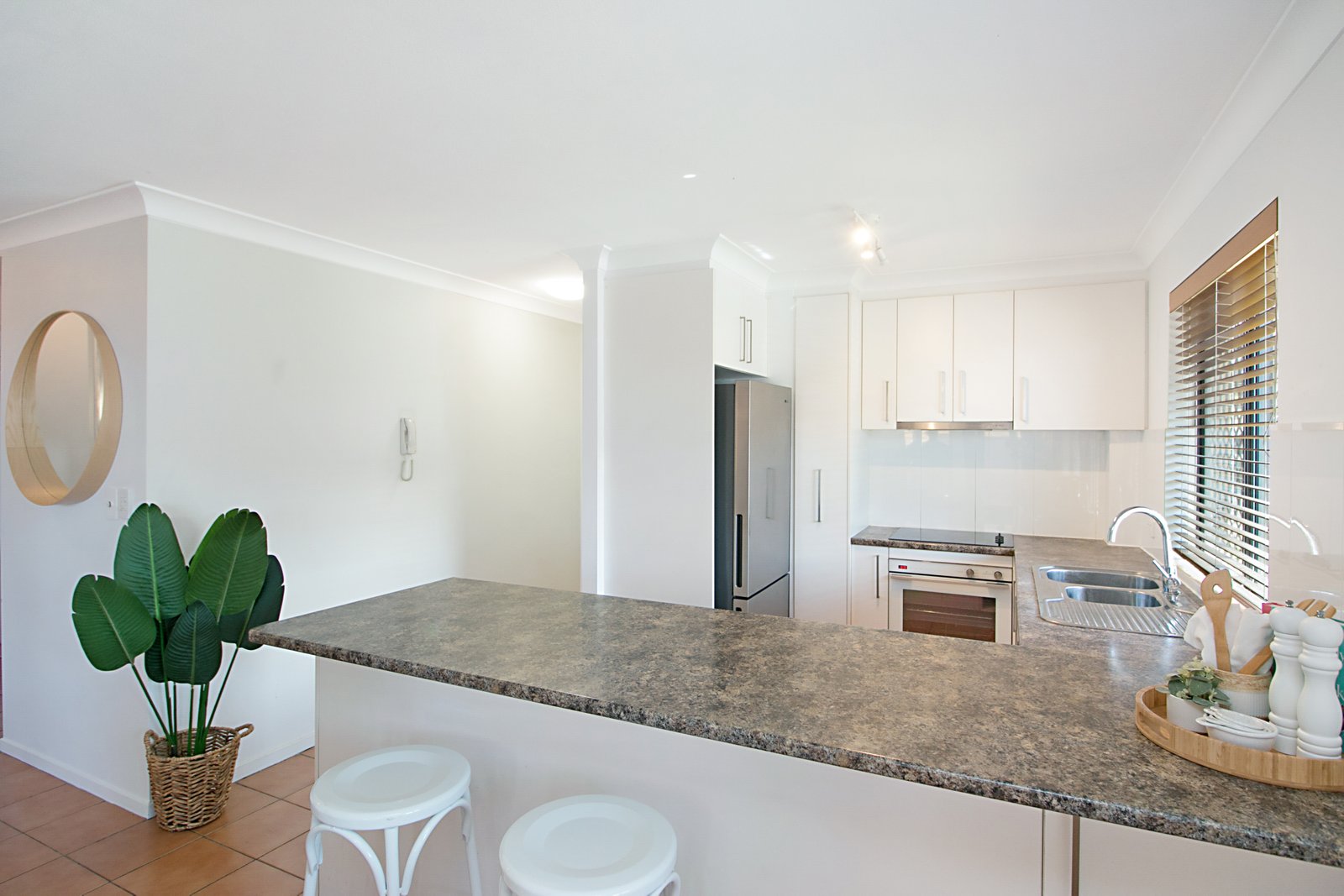 2/2 Gibson St  BILINGA 4