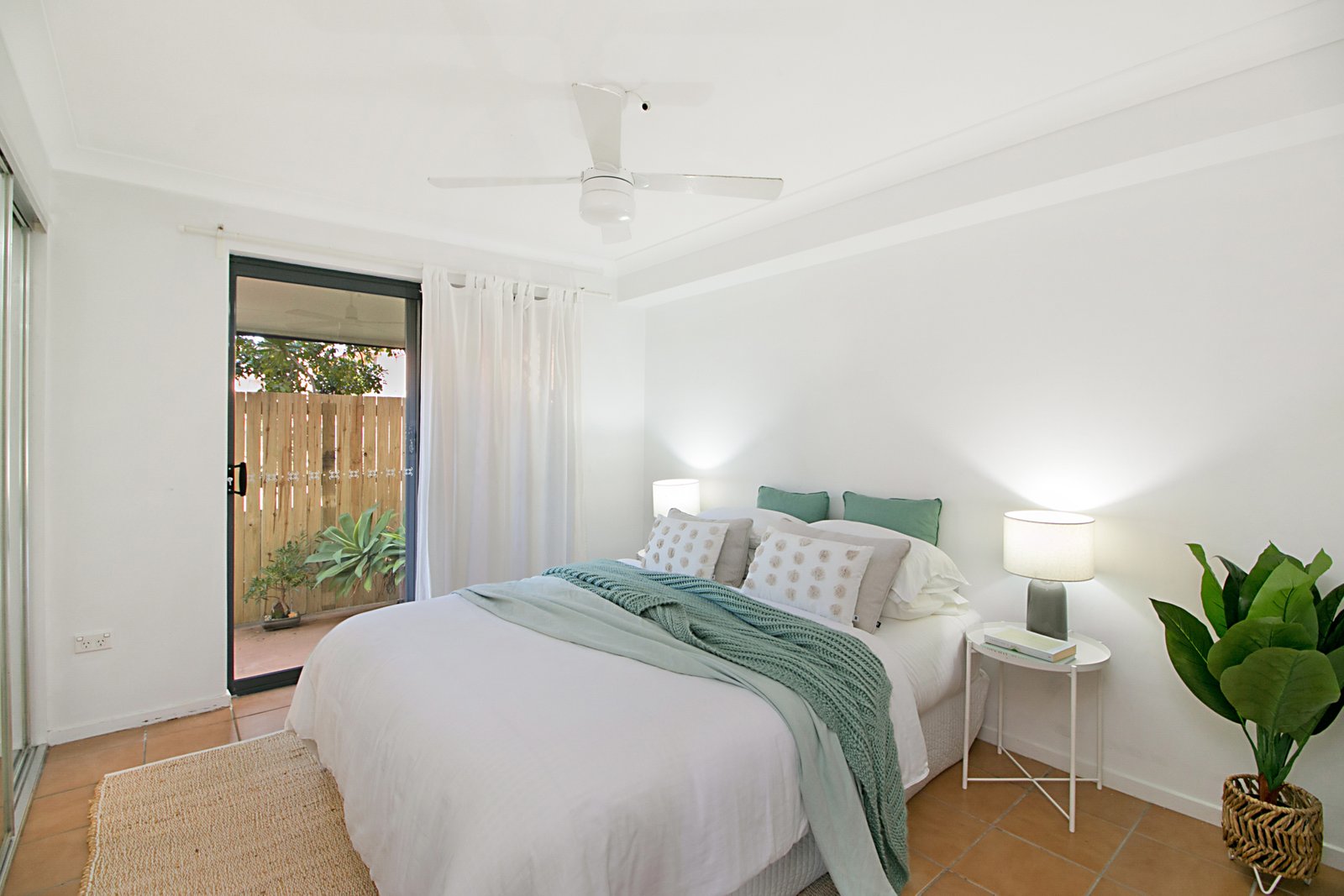 2/2 Gibson St  BILINGA 6