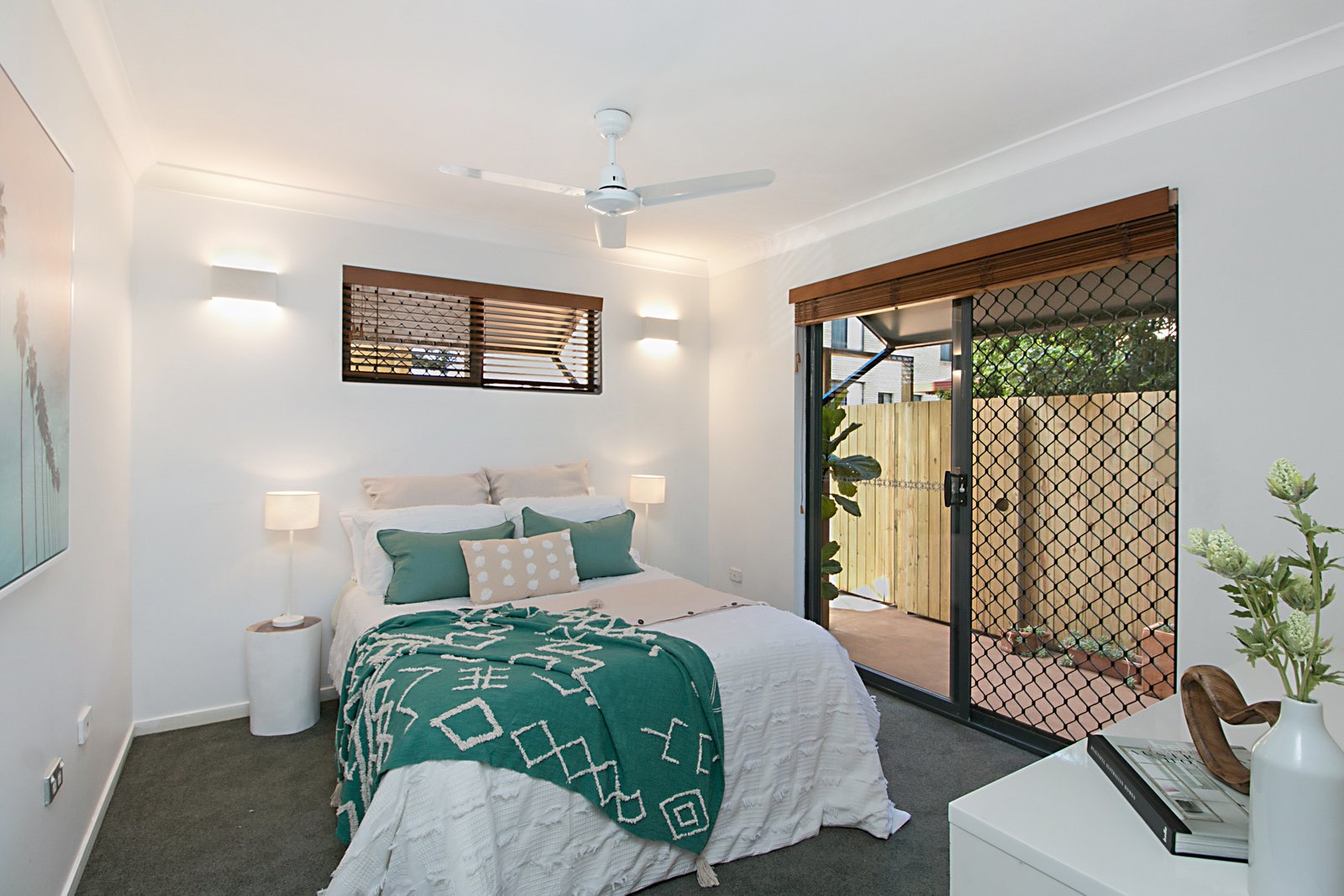 2/2 Gibson St  BILINGA 9