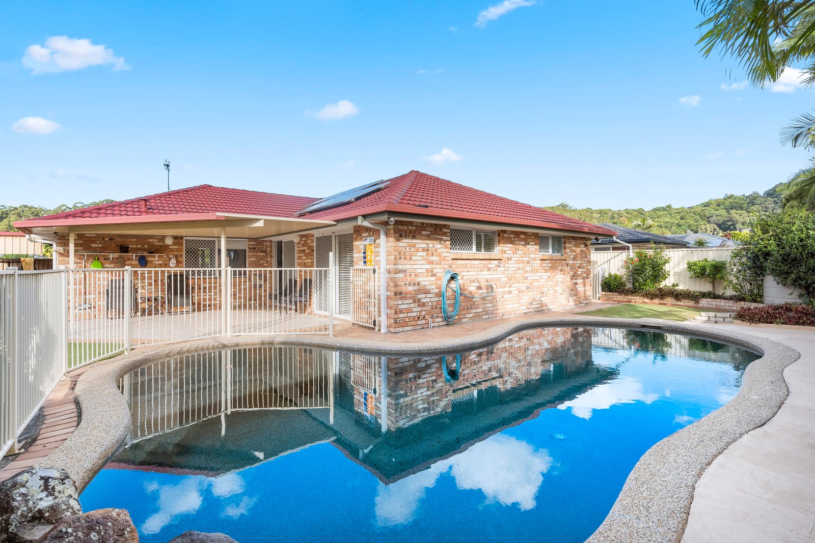 22 Gilchrist Drive CURRUMBIN WATERS 2