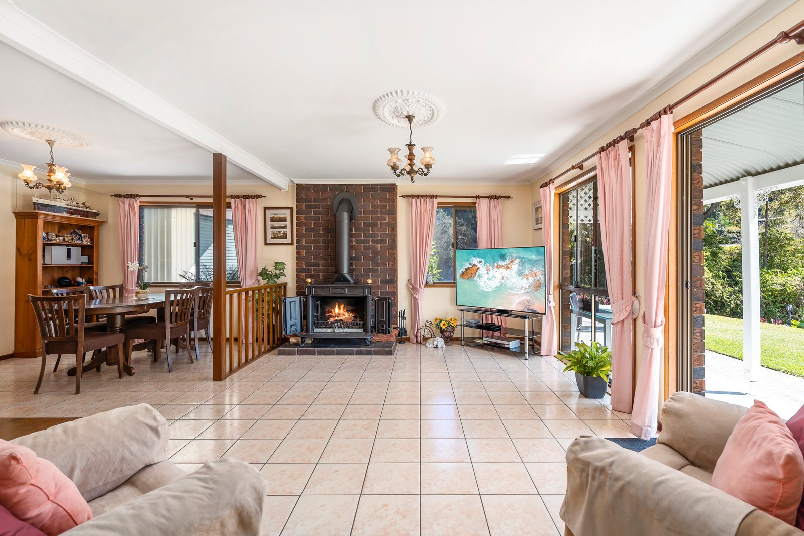 22 Glentrees Grove CURRUMBIN WATERS 5