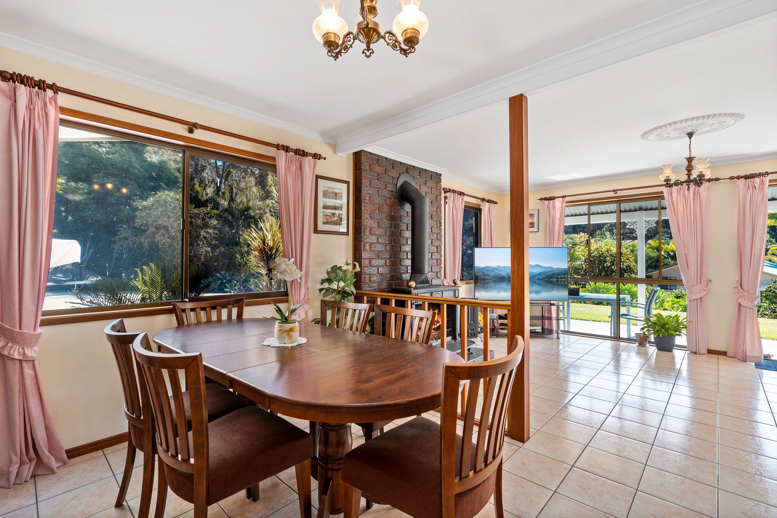 22 Glentrees Grove CURRUMBIN WATERS 7