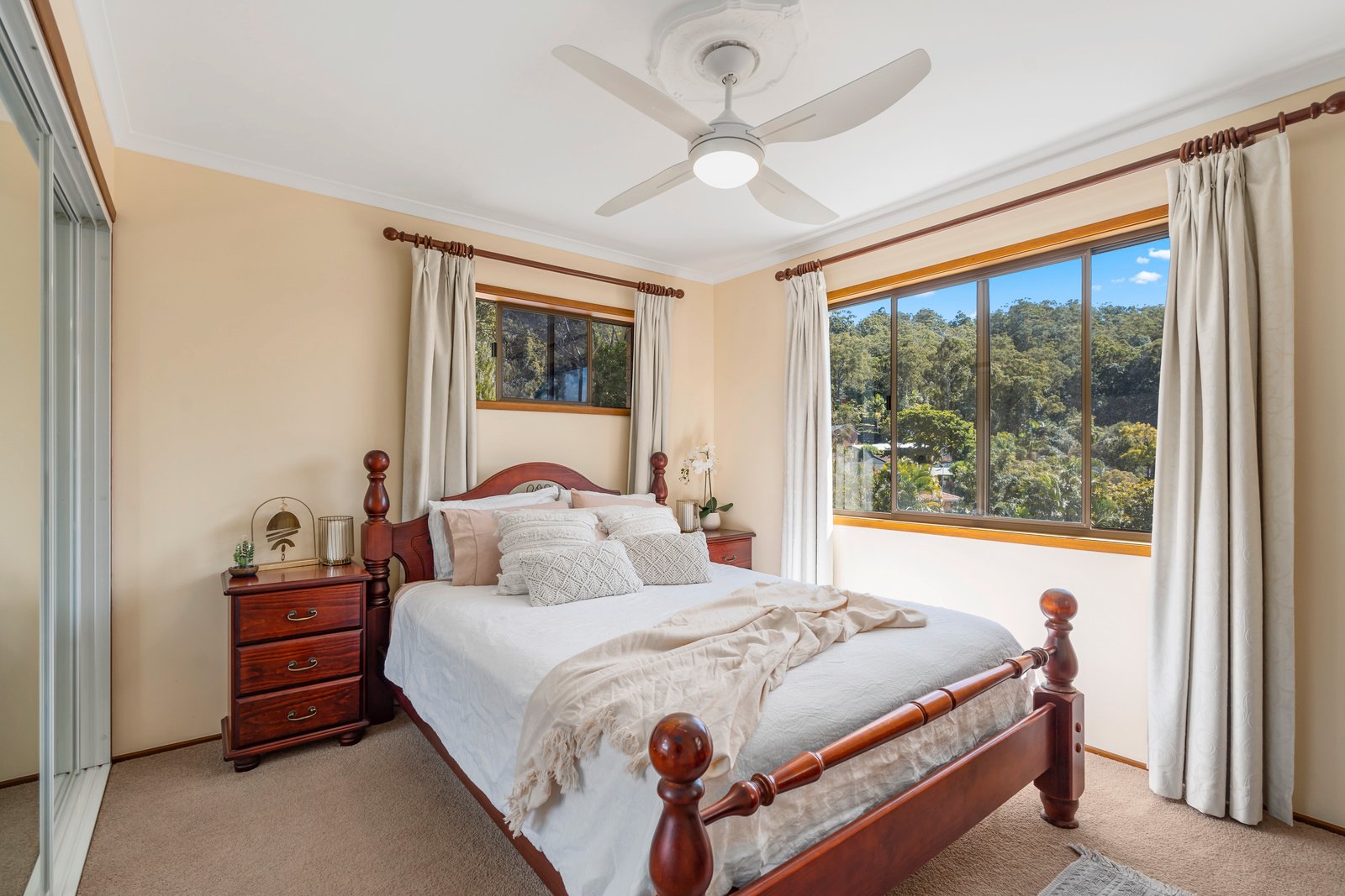 22 Glentrees Grove CURRUMBIN WATERS 10