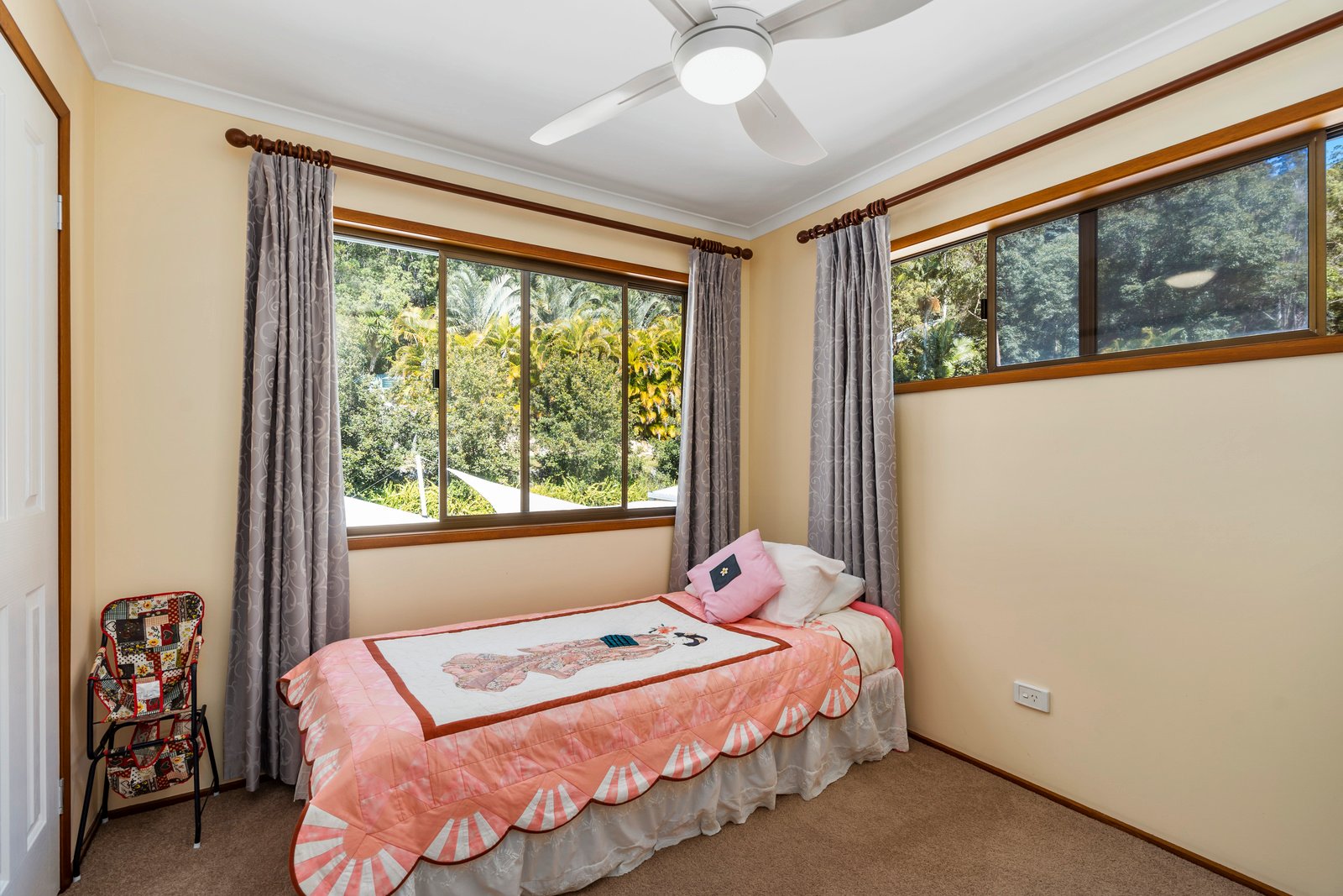 22 Glentrees Grove CURRUMBIN WATERS 11