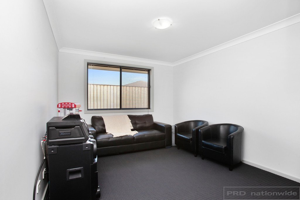 22 Golden Whistler Avenue ABERGLASSLYN 10