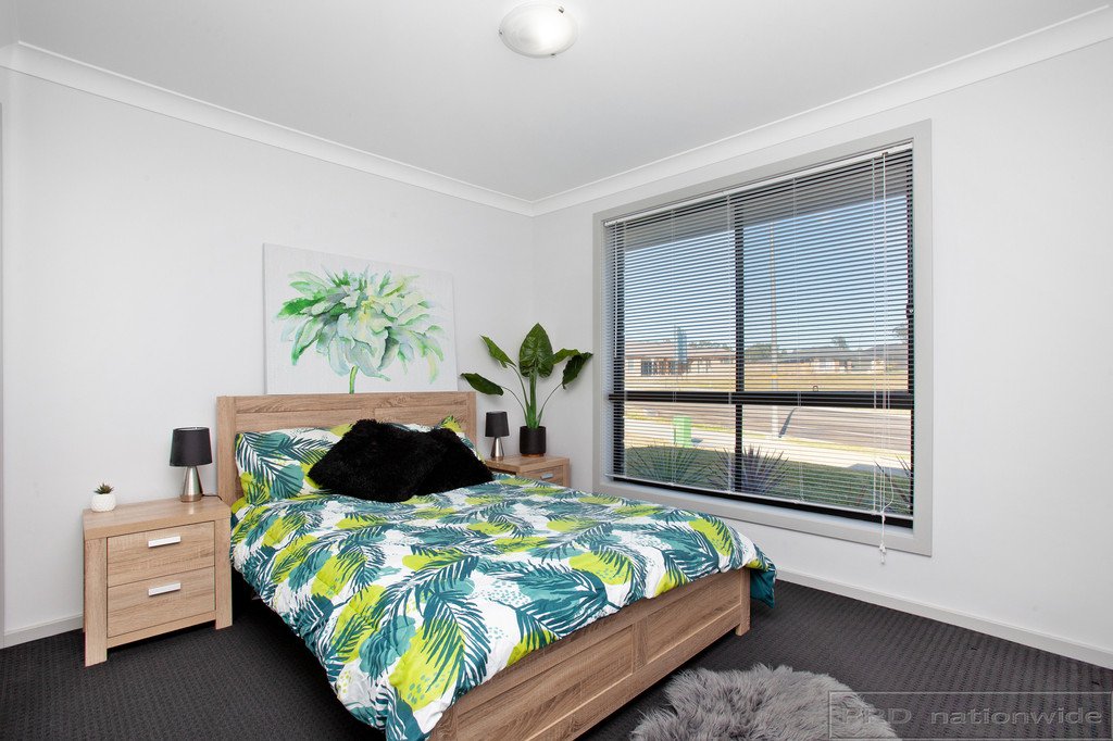 22 Golden Whistler Avenue ABERGLASSLYN 20