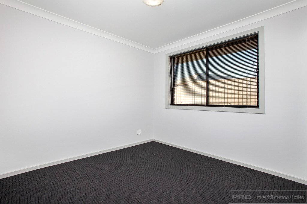 22 Golden Whistler Avenue ABERGLASSLYN 22