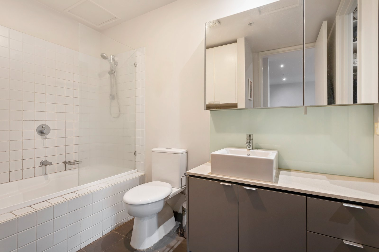 Real Estate and Property in 2/2 Gordon Street, Elsternwick, VIC