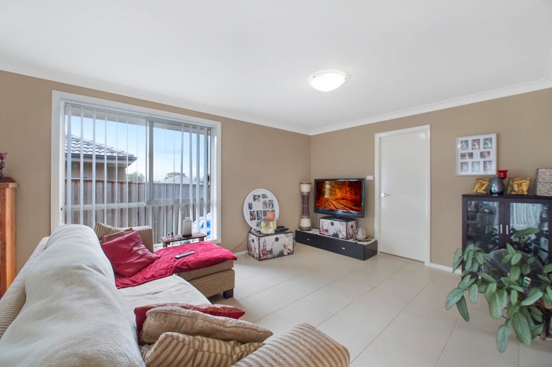 2/2 Grebe Street ABERGLASSLYN 11
