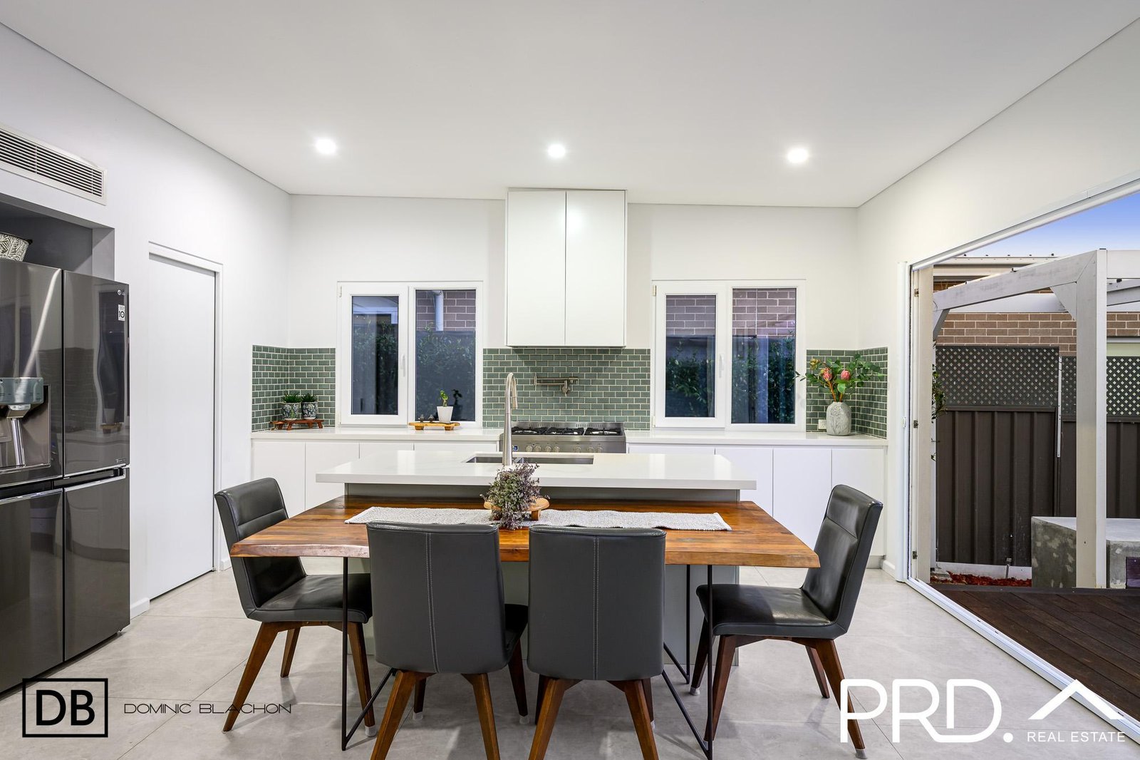 22 Harcourt Avenue EAST HILLS 6