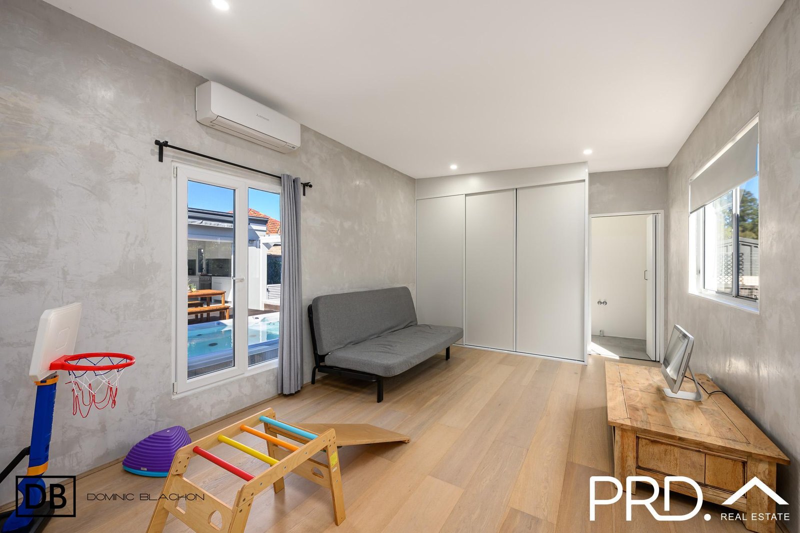 22 Harcourt Avenue EAST HILLS 10