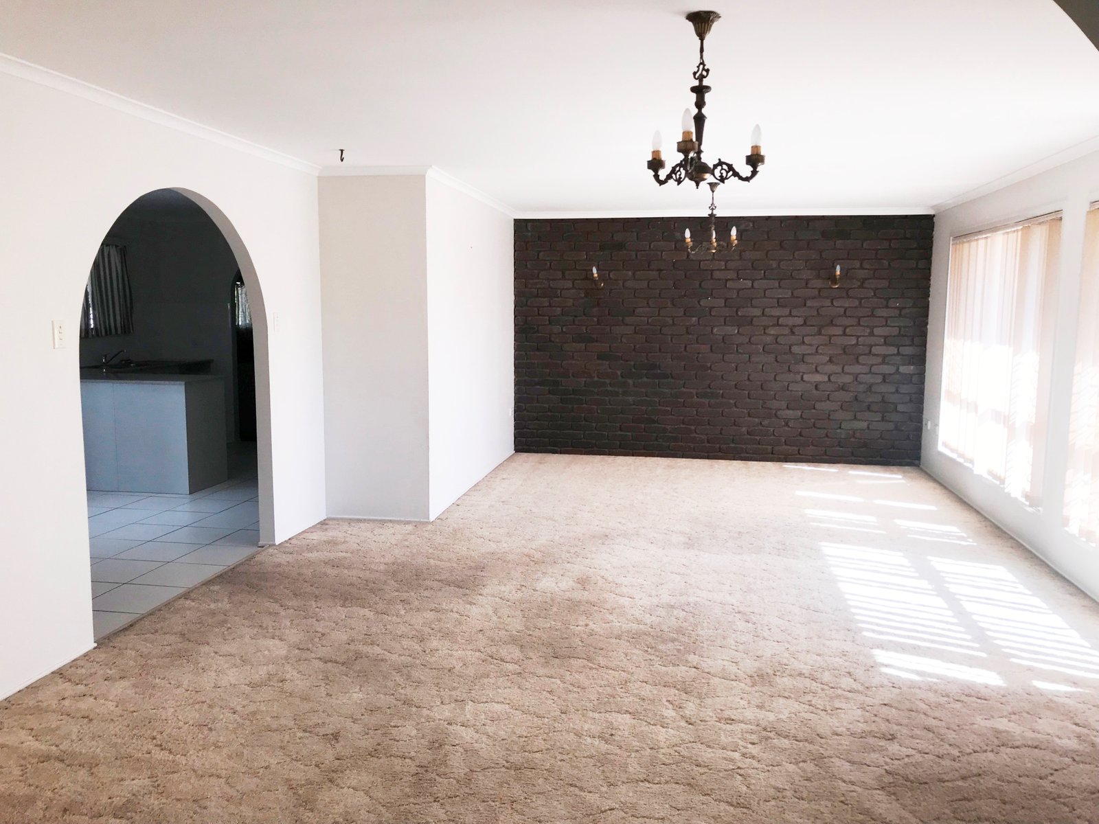 22 Hickory Avenue KIN KORA 2