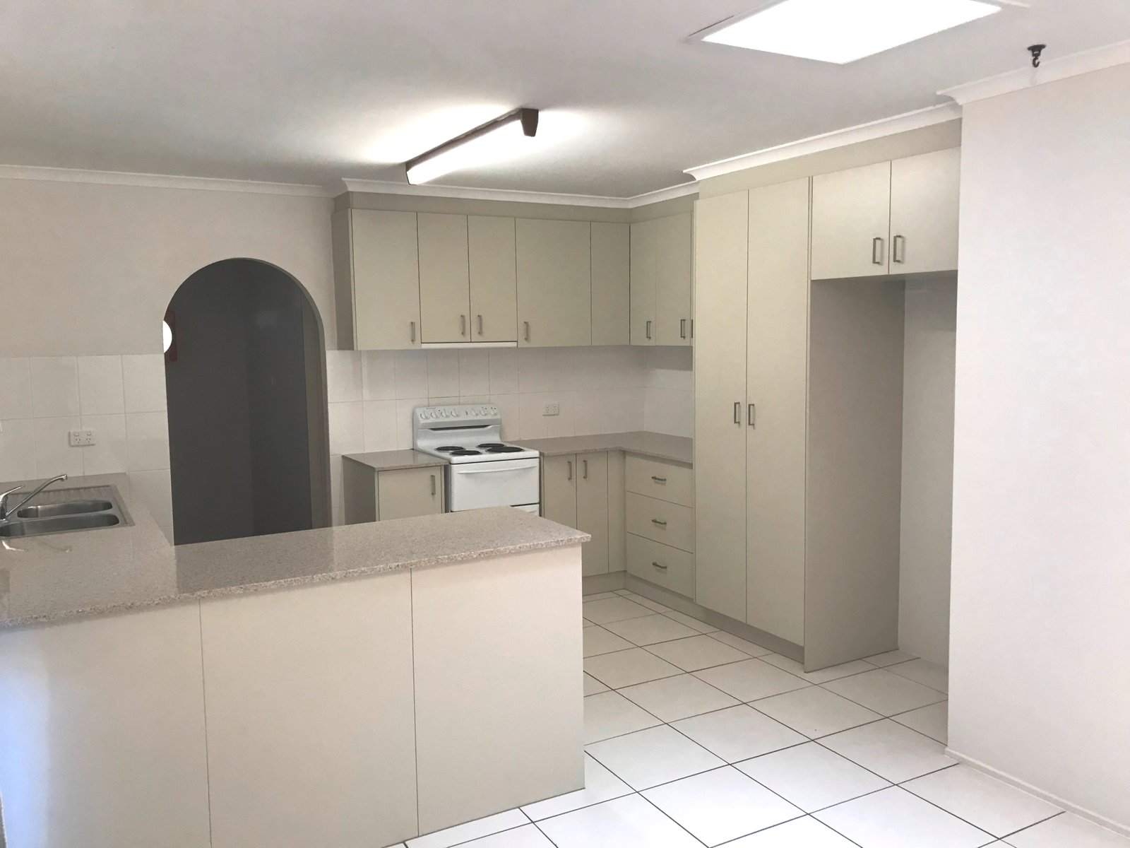 22 Hickory Avenue KIN KORA 3