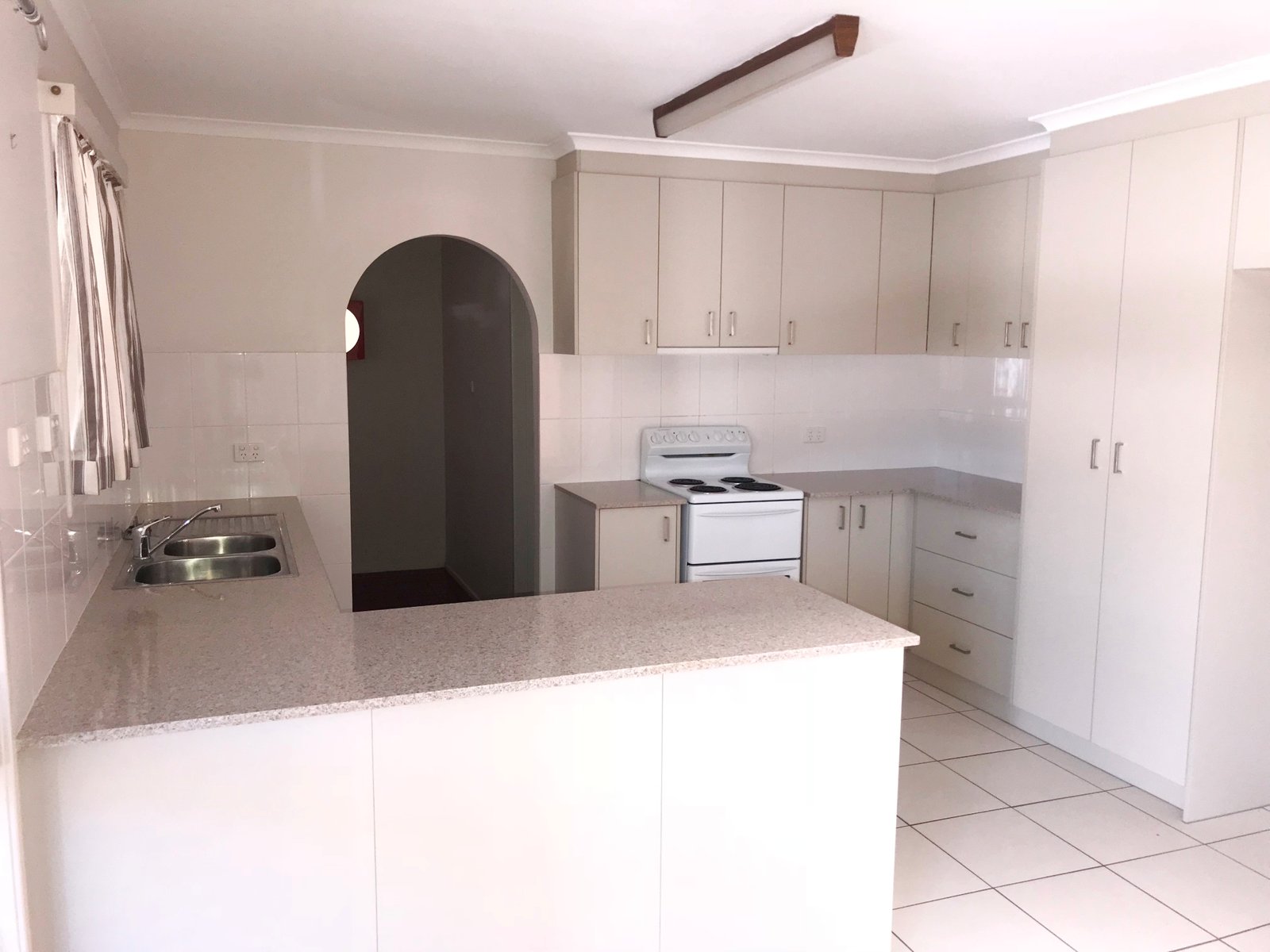 22 Hickory Avenue KIN KORA 11