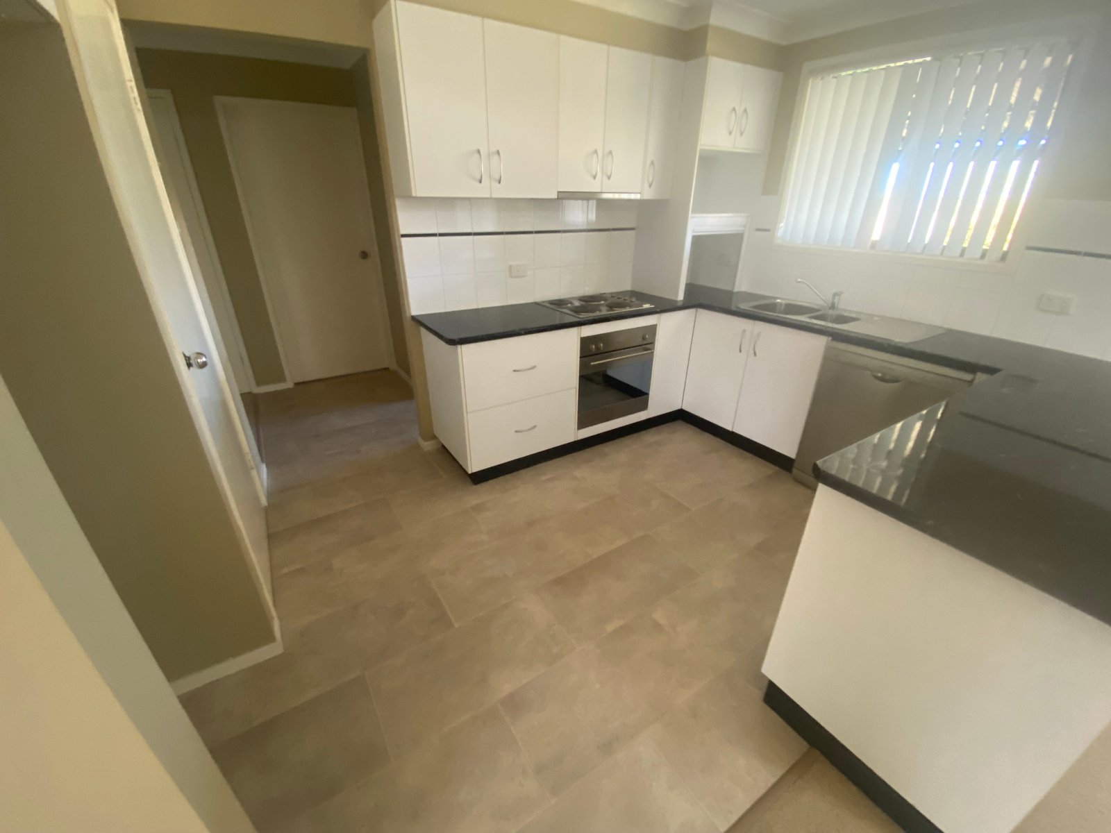 22 Higgins Lane TAMWORTH 3