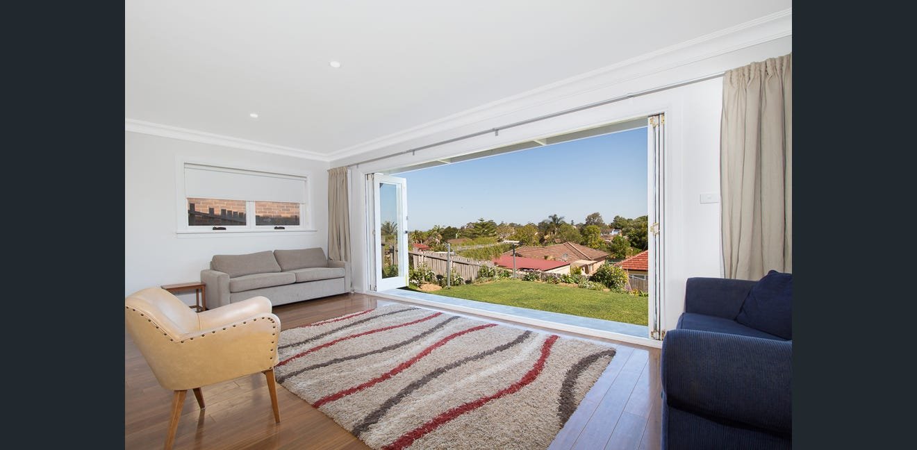 22 Hillcrest Avenue WOONONA 2