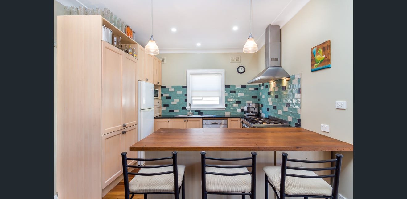 22 Hillcrest Avenue WOONONA 4