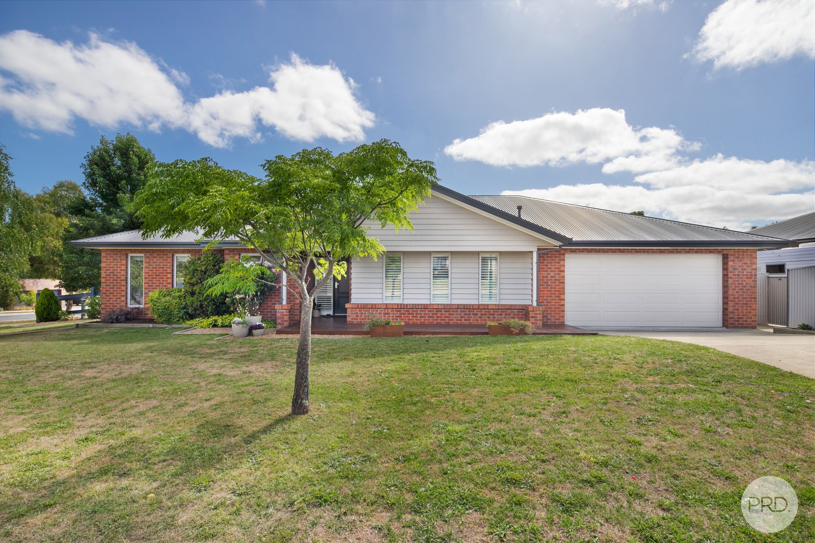 22 Hillview Road BROWN HILL 1