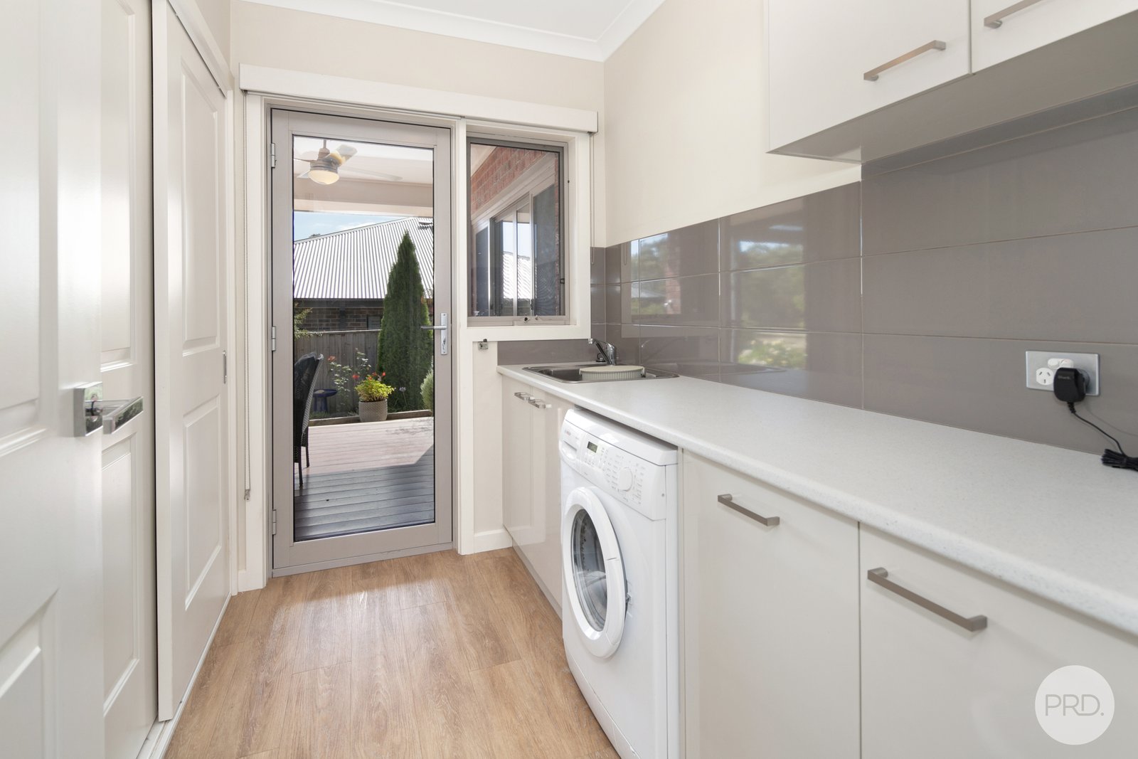 22 Hillview Road BROWN HILL 17