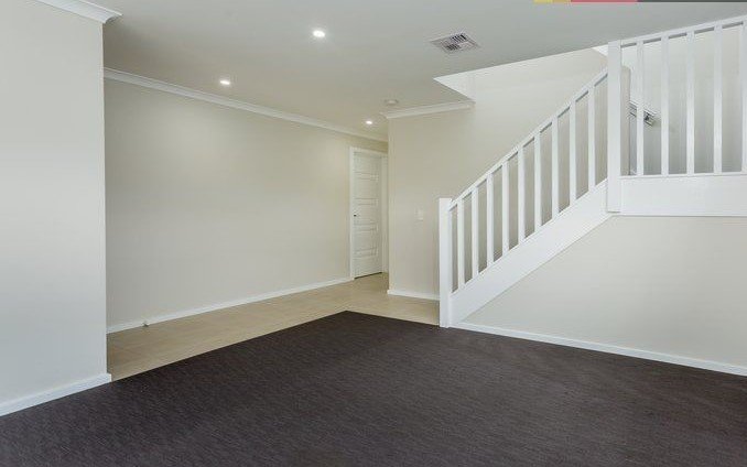 2/2 Honeysuckle Street THURGOONA 3