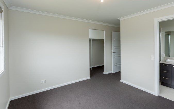 2/2 Honeysuckle Street THURGOONA 10