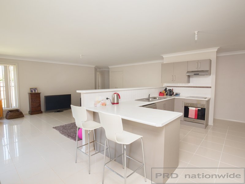 2/2 Howe Place MORPETH 6