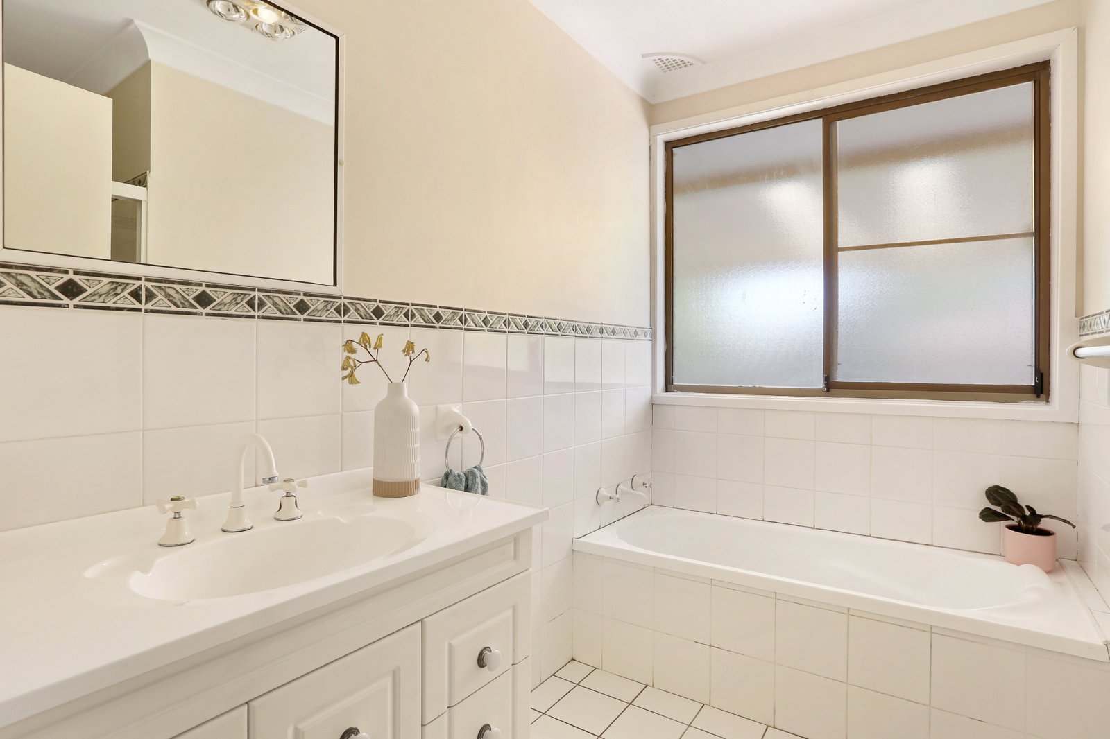 22 Huntley Road AVONDALE 9