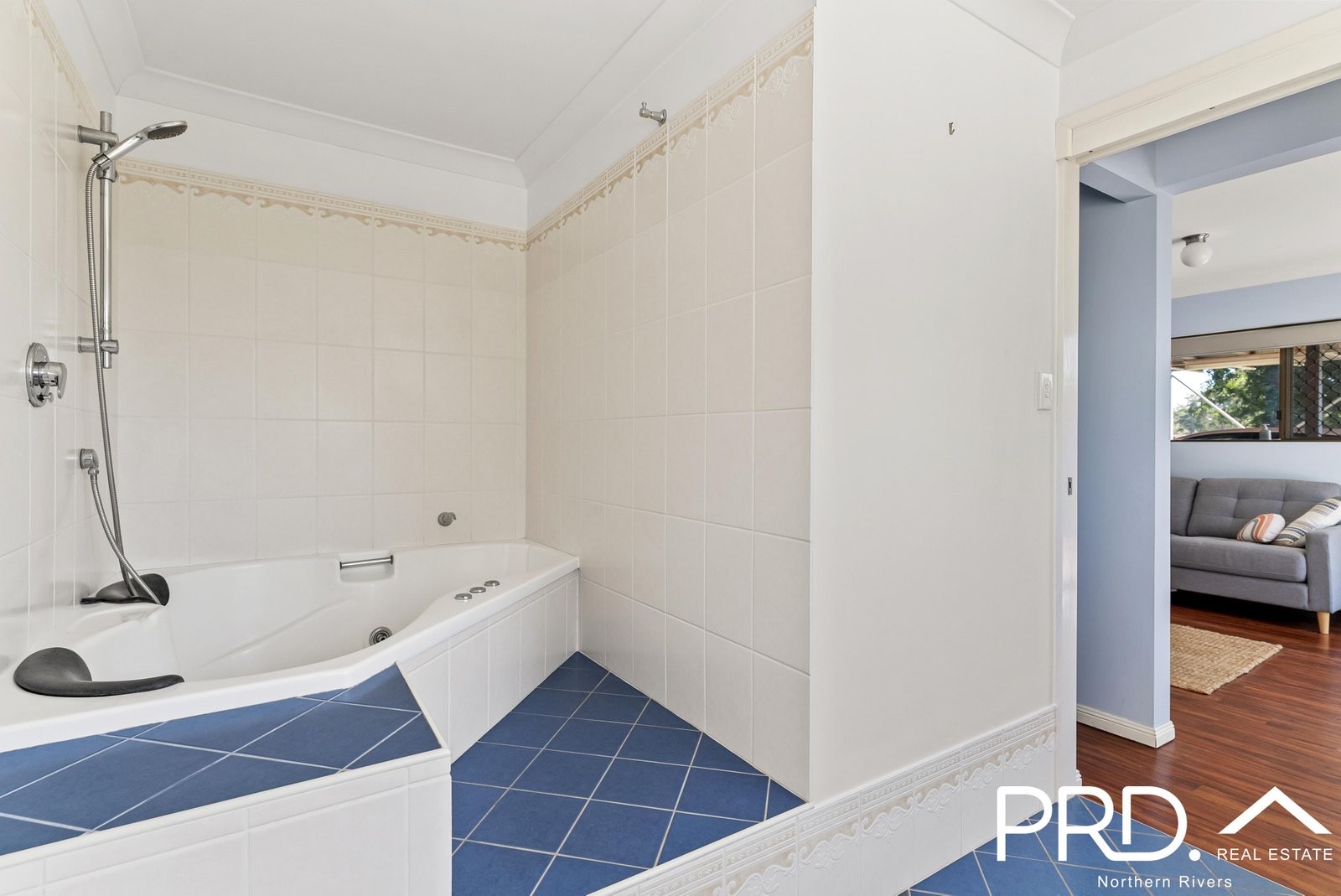 22 James Street GENEVA 22