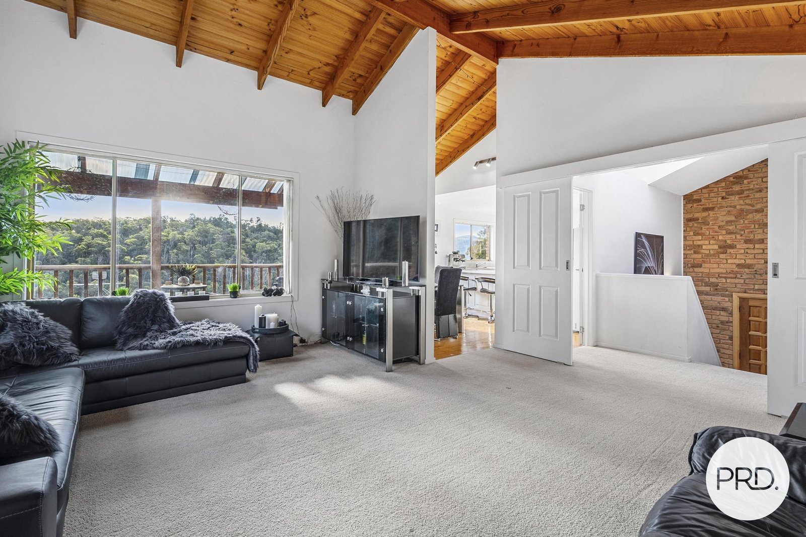 22 Jasanda Drive MONTROSE 6