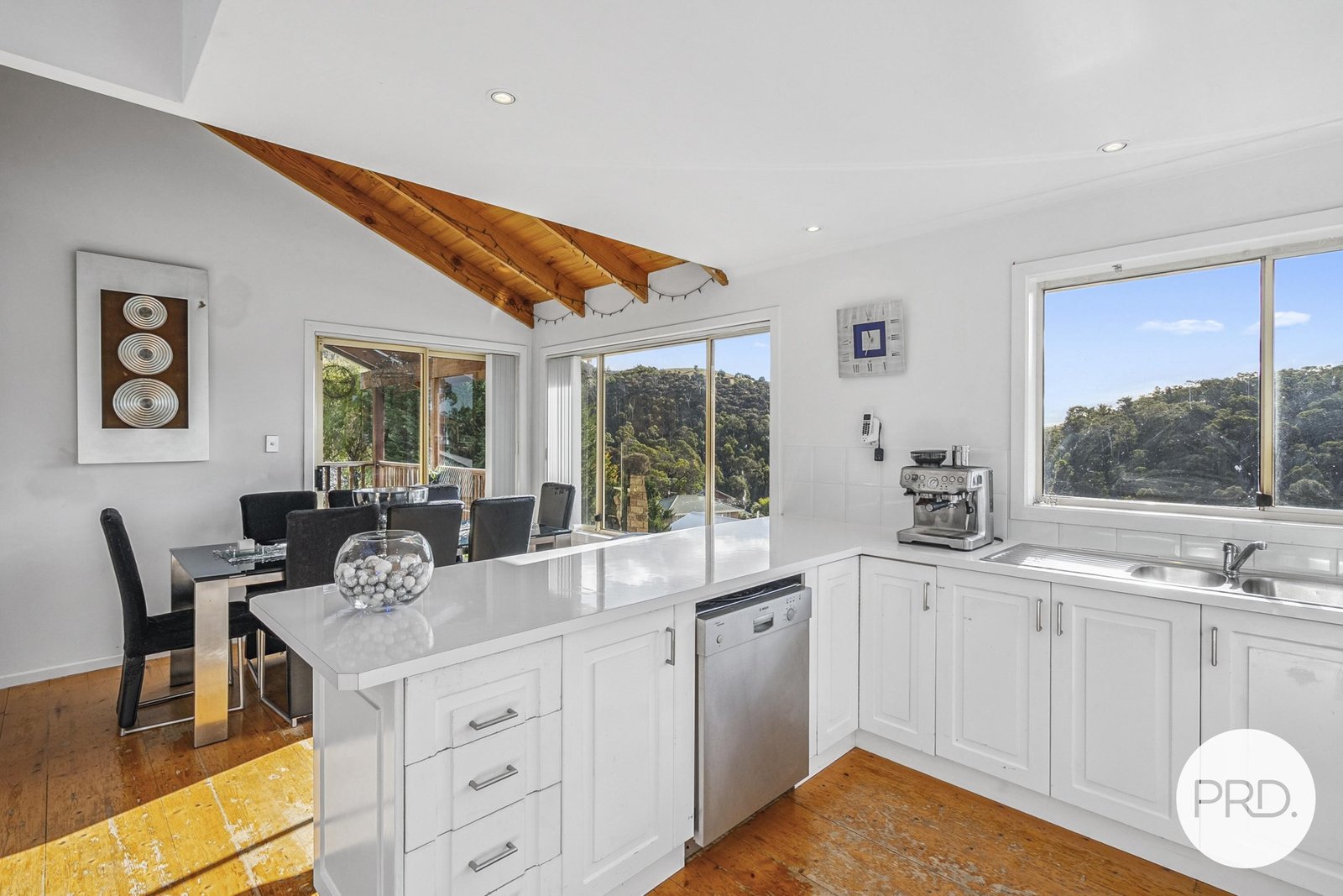 22 Jasanda Drive MONTROSE 11