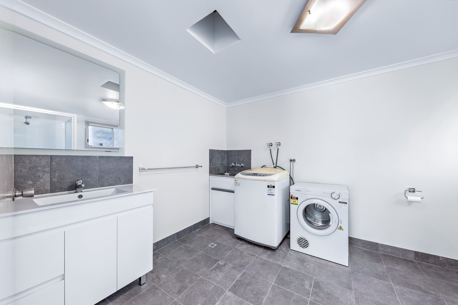 22 Jones Road CANNONVALE 14