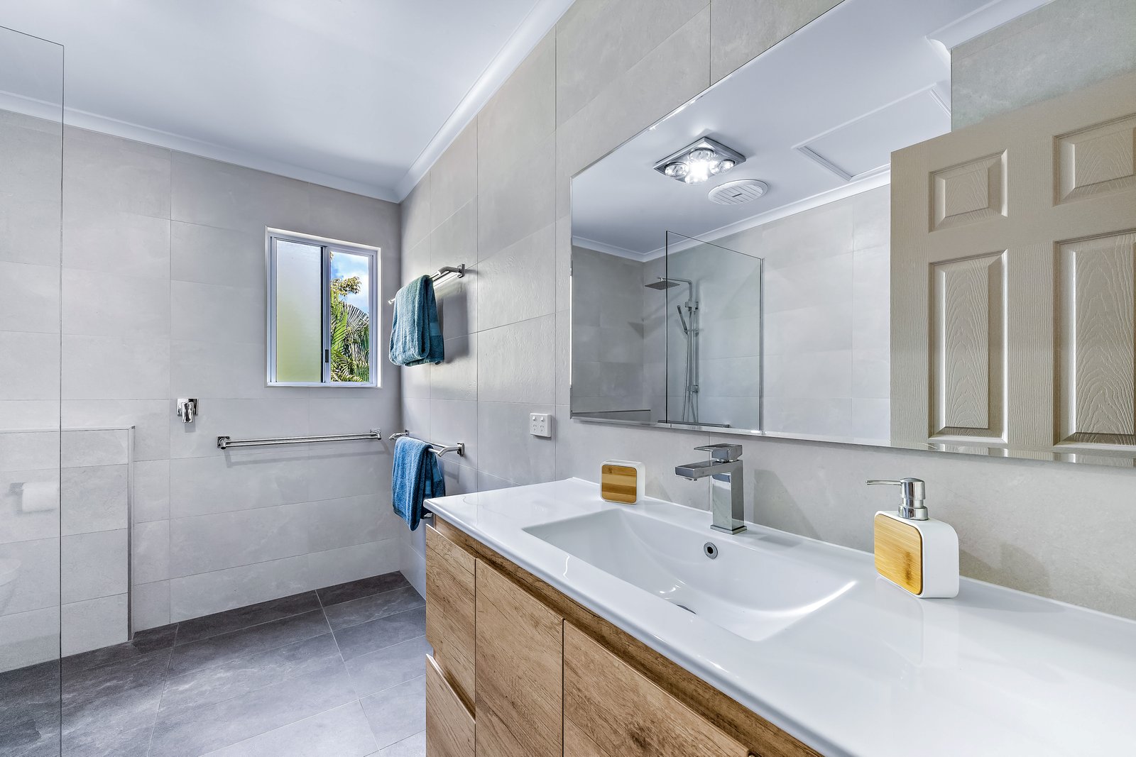 22 Jones Road CANNONVALE 16