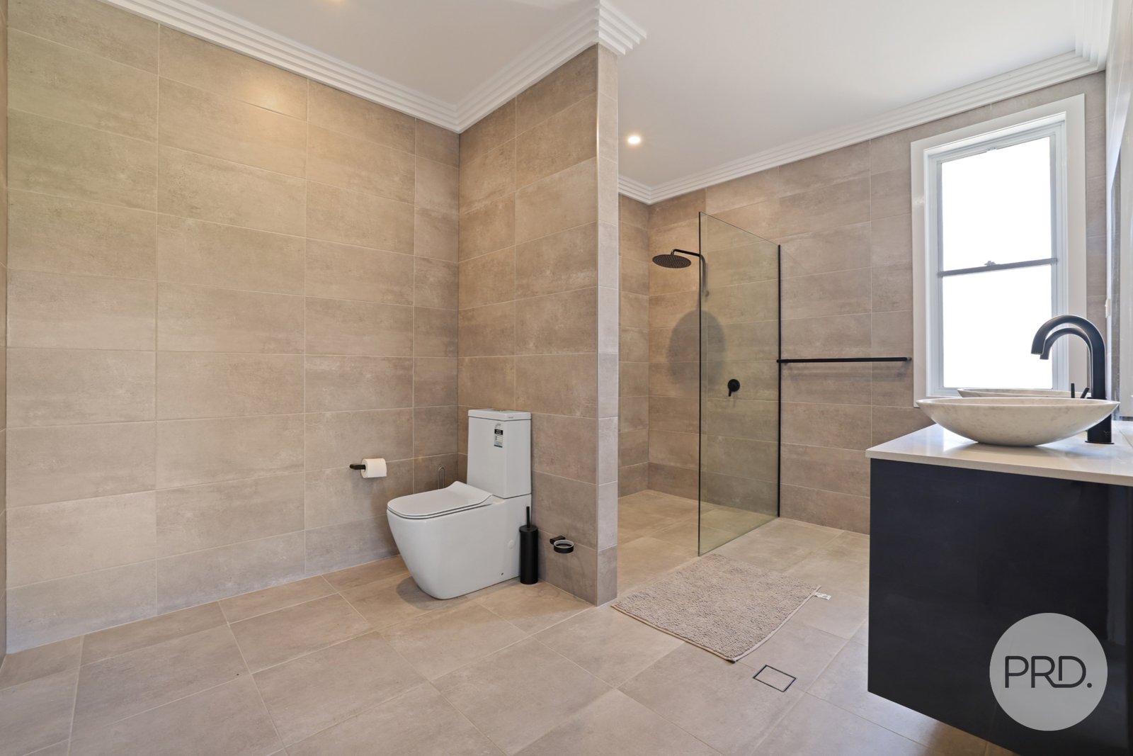 22 Jubata Drive TAMWORTH 31