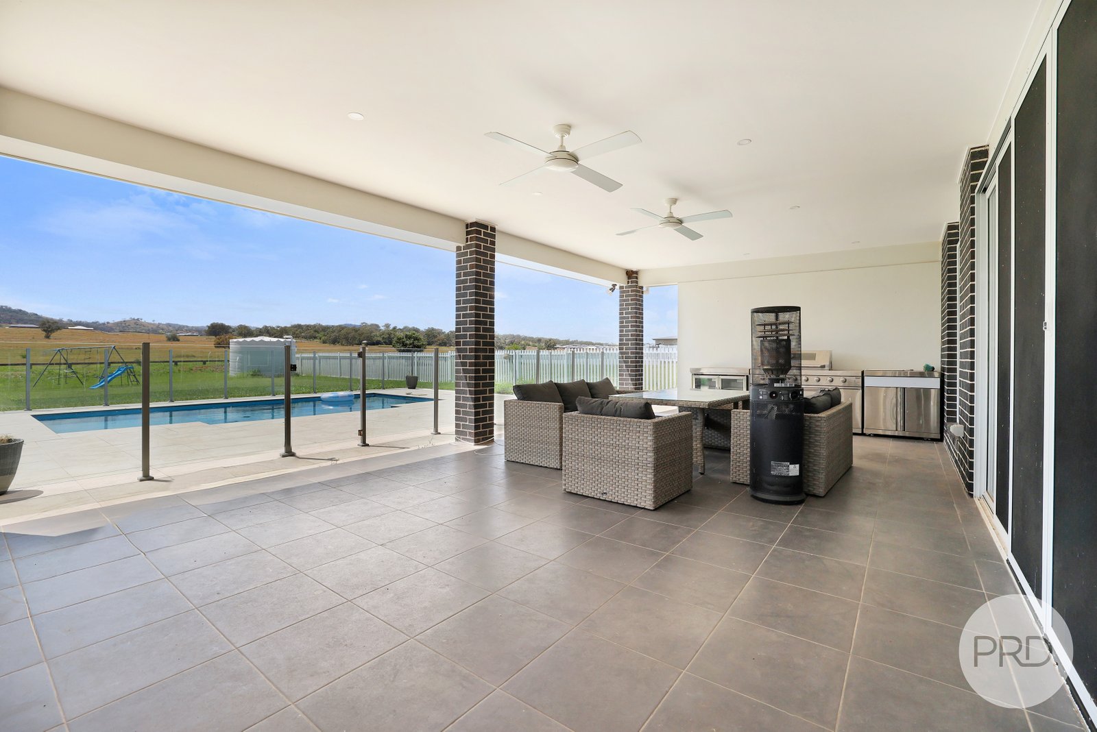 22 Jubata Drive TAMWORTH 32