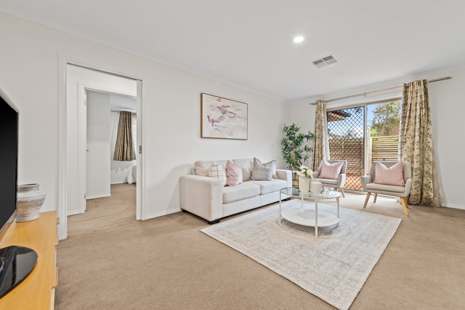 Gallery: 22 Kaimas Way