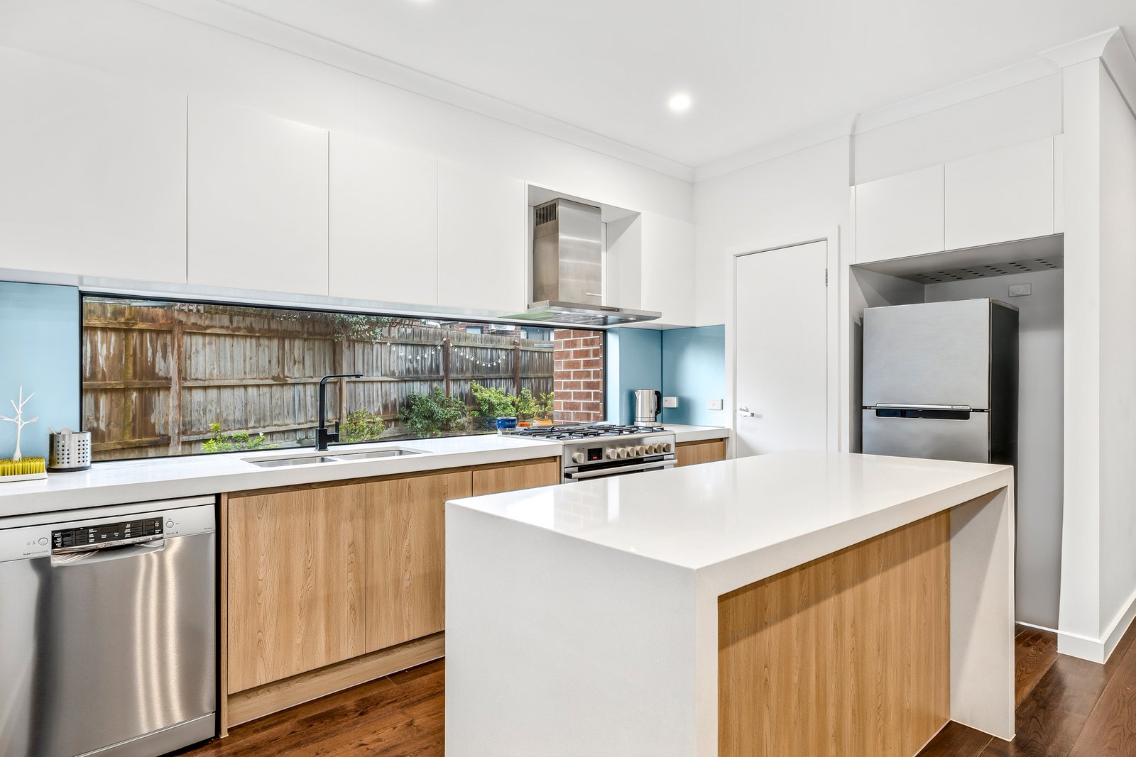 Gallery: 2/2 Karrin Court