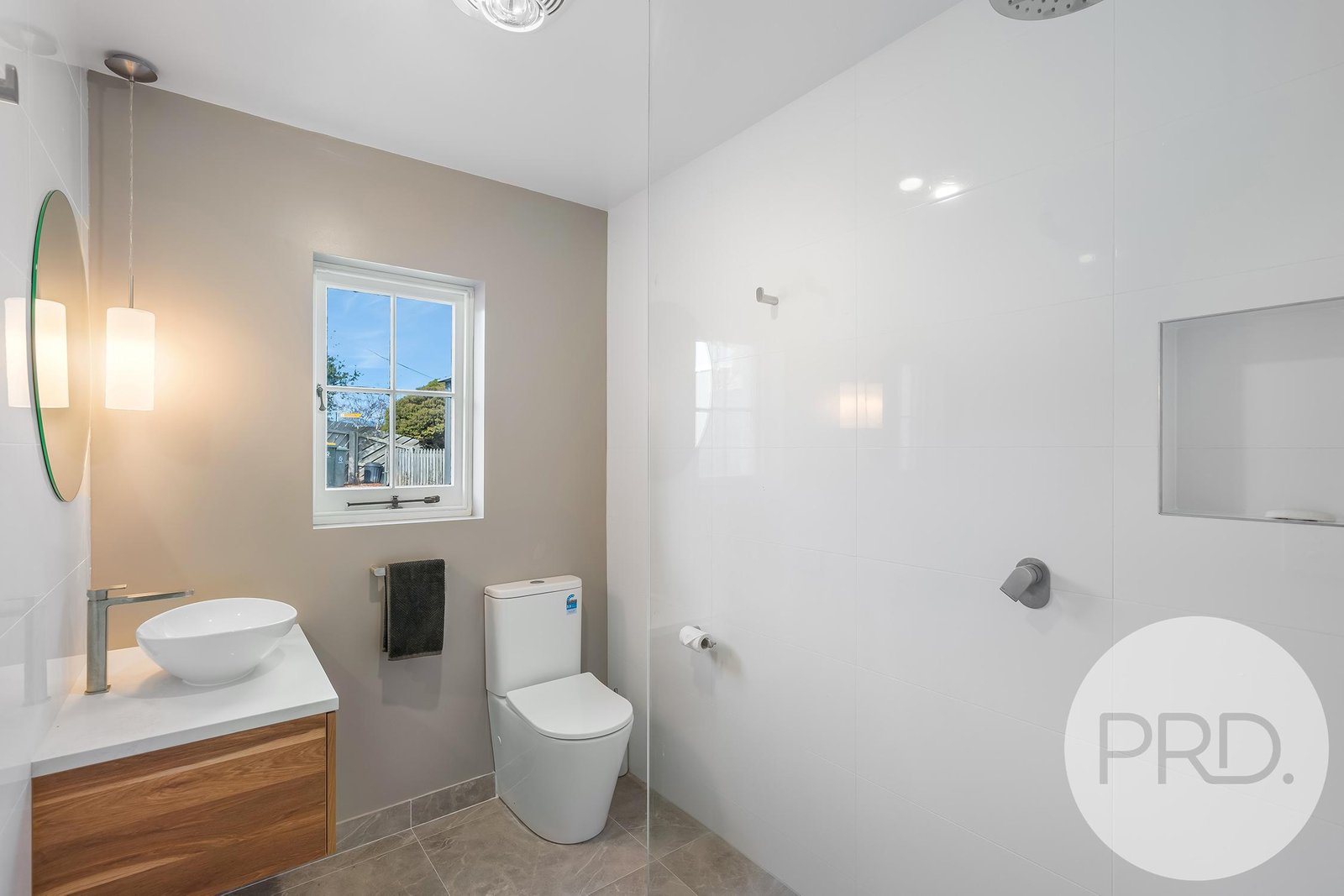 22 Kendall Street LUTANA 16
