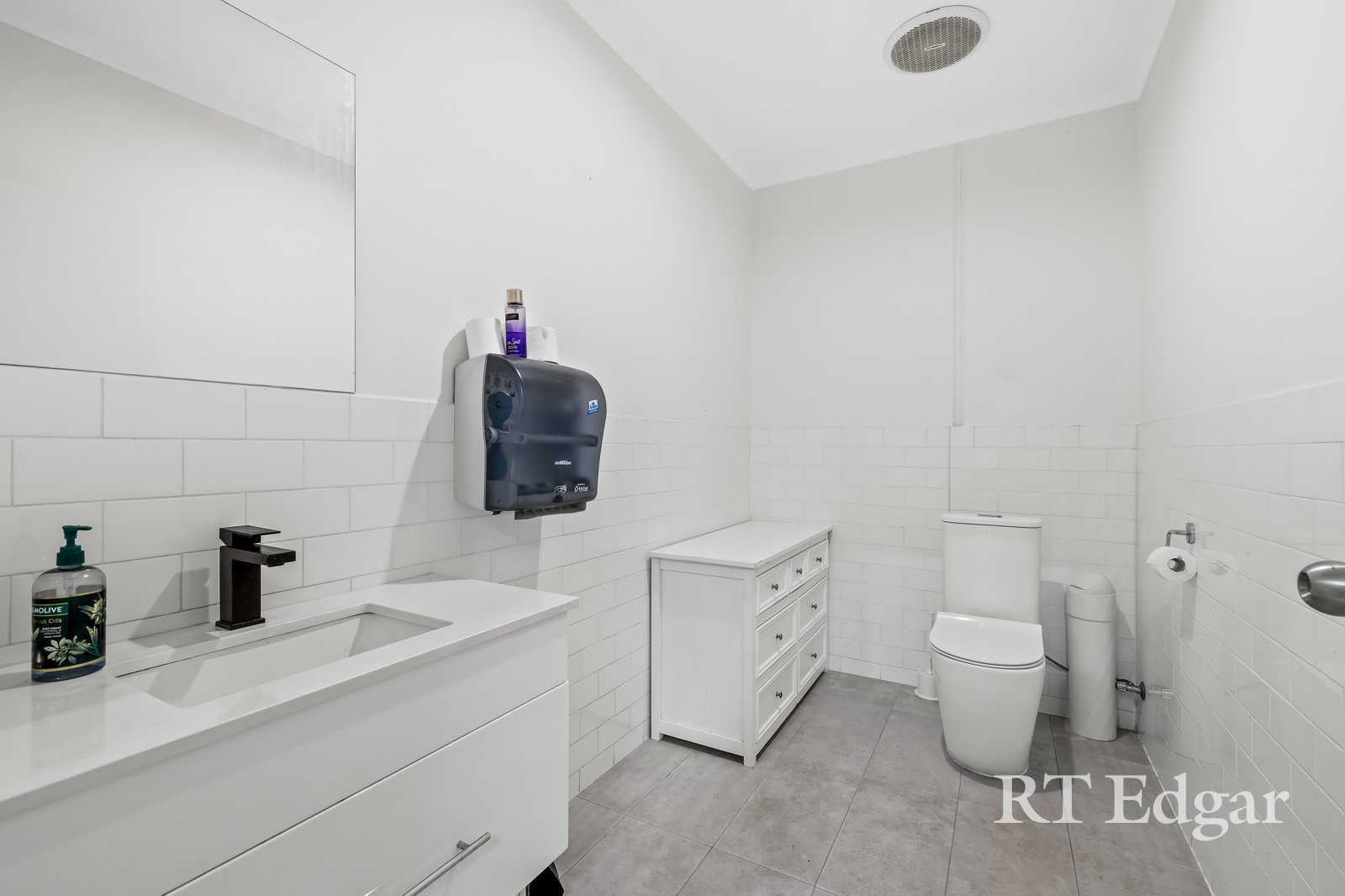 Real Estate and Property in 2/2 Kia Court, Preston, VIC