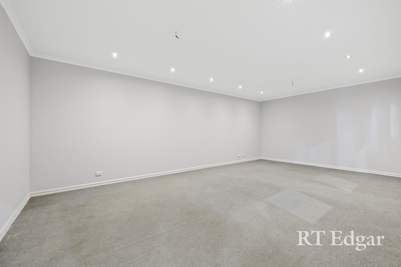 Real Estate and Property in 2/2 Kia Court, Preston, VIC